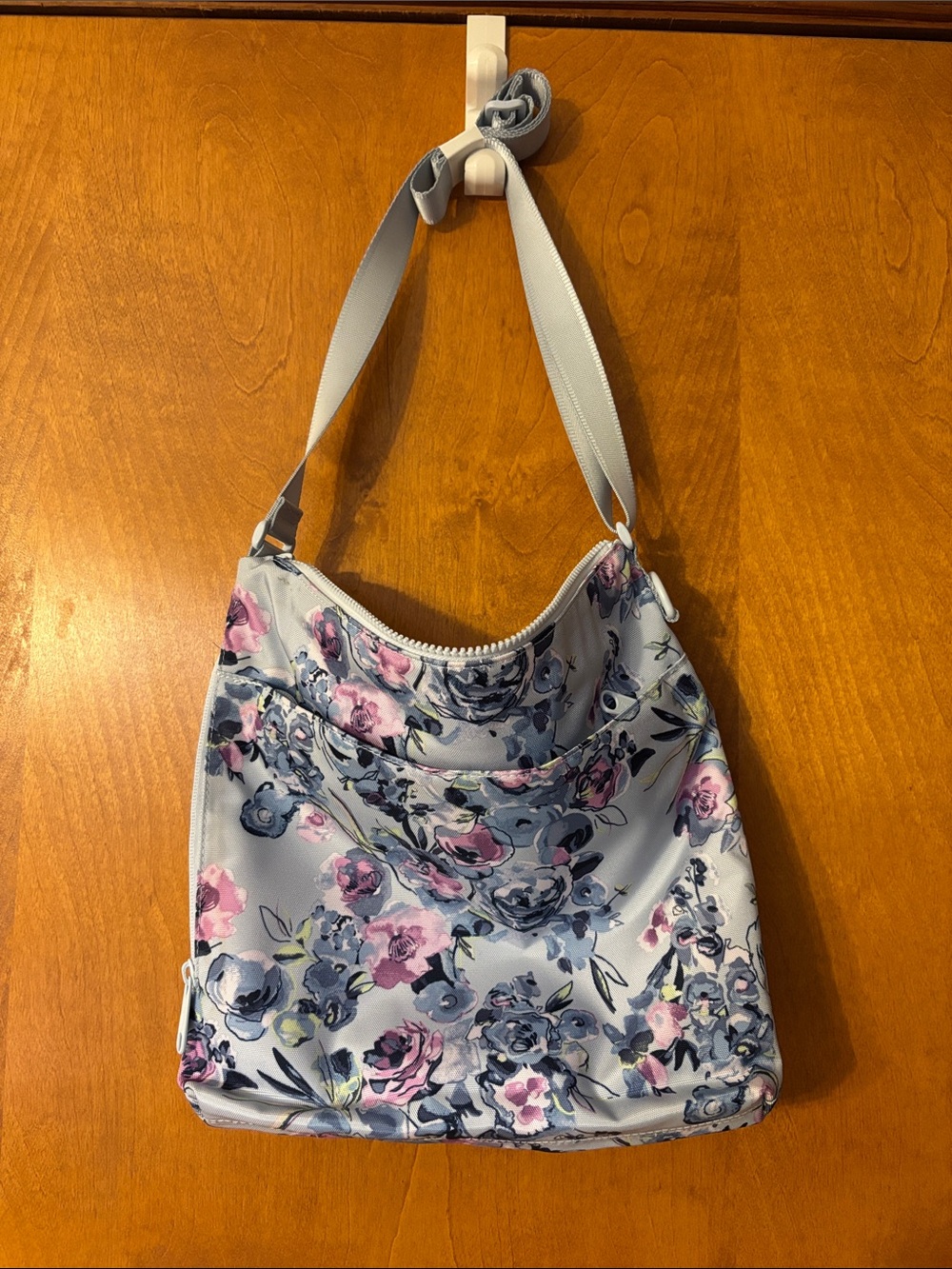 NWT Vera Bradley ReActive Hipster in Fresh-Cut Bouquet Print